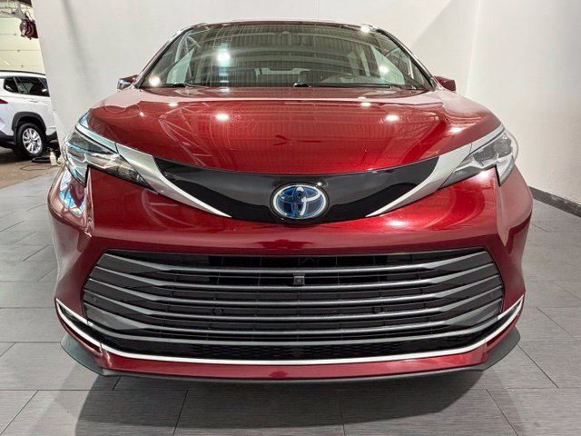 Used 2021 Toyota Sienna Platinum FWD image 8