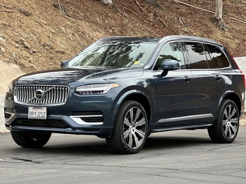 Used 2025 Volvo XC90 T8 Plus AWD/4WD image 8