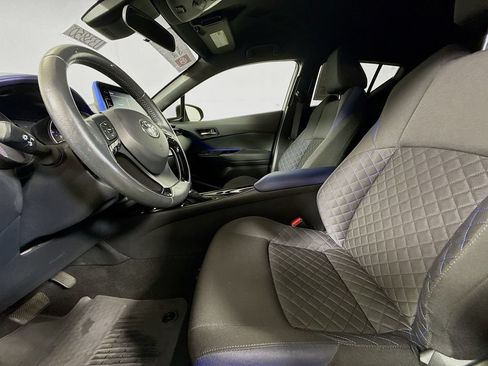 Used 2021 Toyota C-HR XLE FWD image 21