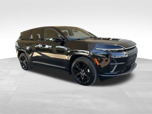 Used 2024 Jeep Wagoneer Launch Edition image 2