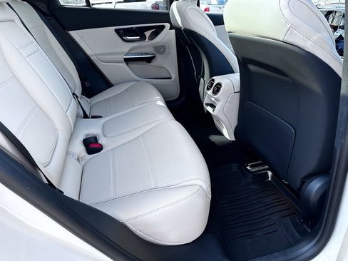 Certified 2025 Mercedes-Benz GLC 300 4MATIC image 33