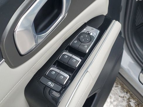 Used 2023 Kia Sorento SX image 10