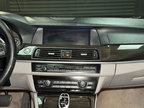 Used 2011 BMW 535i Sedan image 32