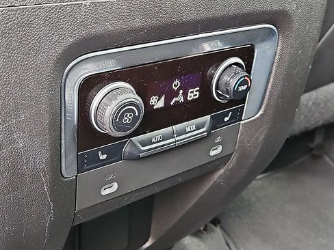 Used 2022 Chevrolet Tahoe High Country w/ Premium Package image 12