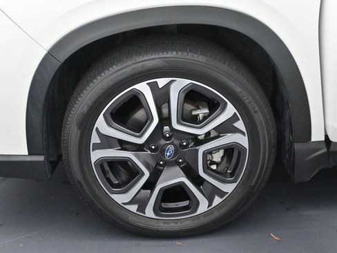 Used 2023 Subaru Ascent Limited image 35