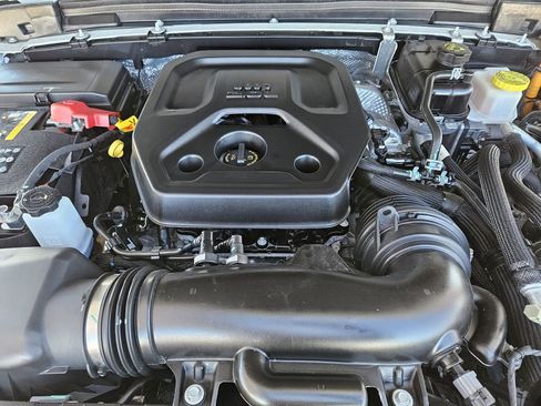 Used 2024 Jeep Wrangler Unlimited w/ Convenience Group image 20