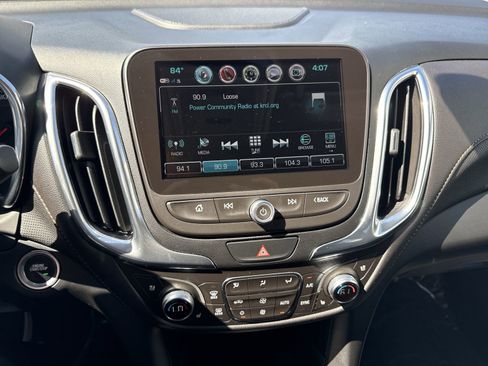 Used 2018 Chevrolet Equinox Premier w/ Infotainment II Package AWD/4WD image 11