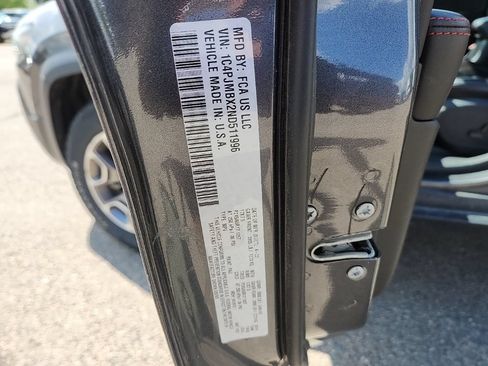 Used 2022 Jeep Cherokee Trailhawk w/ Comfort/Convenience Group AWD/4WD image 40