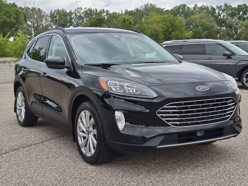 Used 2021 Ford Escape Titanium w/ Titanium Elite Package AWD/4WD image 3