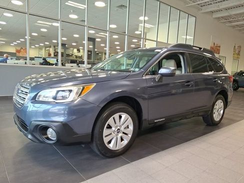 Used 2017 Subaru Outback 2.5i Premium AWD/4WD image 3