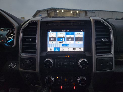 Used 2018 Ford F150 Lariat w/ Equipment Group 502A Luxury image 20