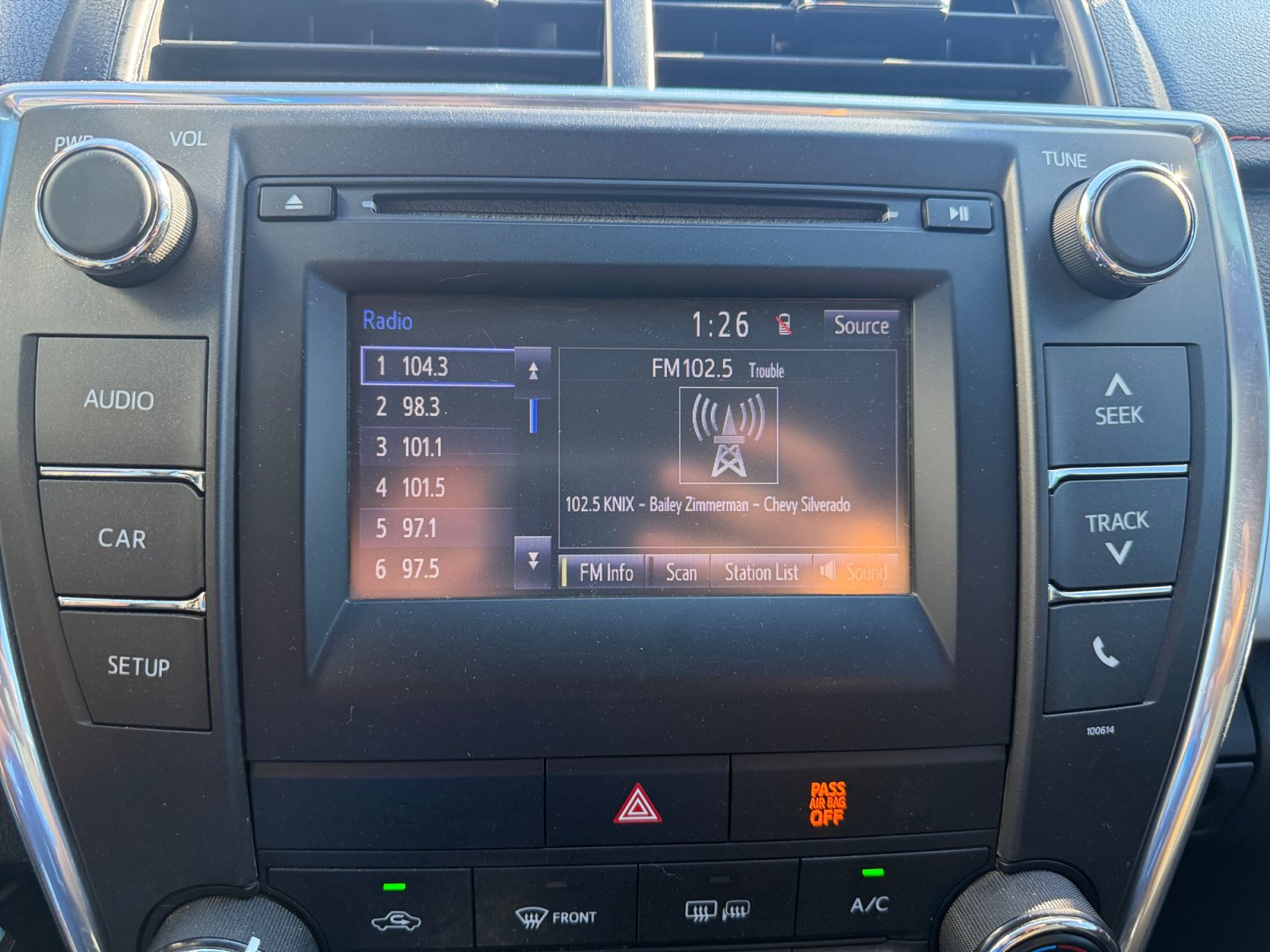 Used 2017 Toyota Camry SE FWD image 21