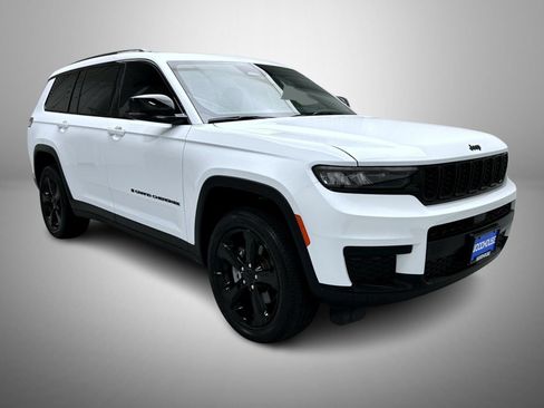Used 2023 Jeep Grand Cherokee L Laredo AWD/4WD image 3