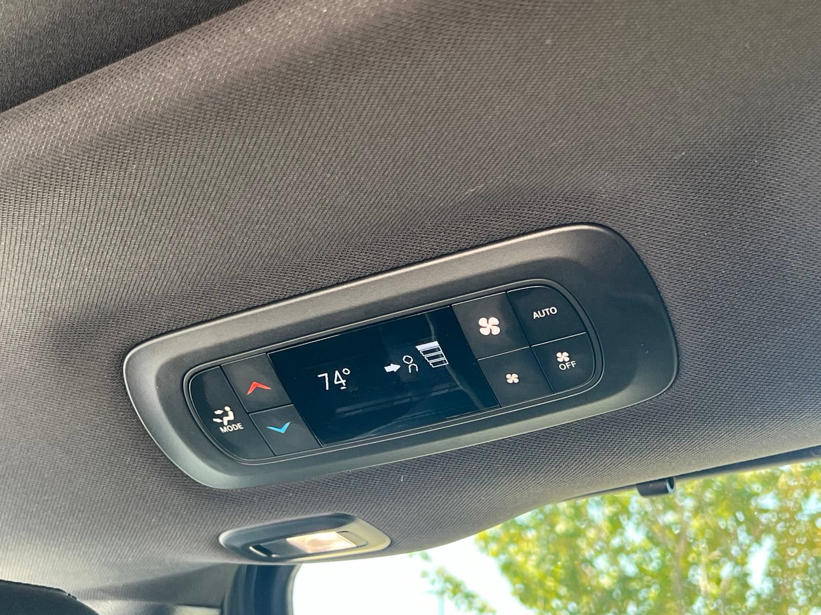 Used 2025 Chrysler Pacifica Limited FWD image 22