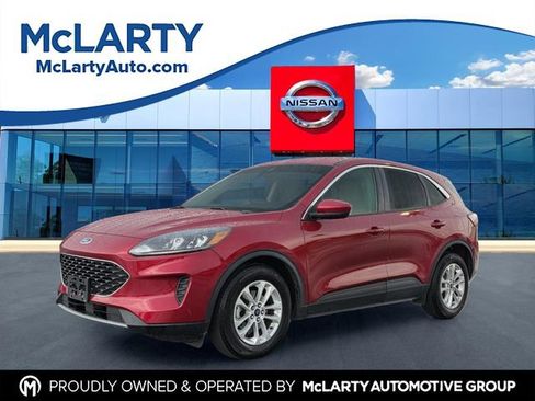 Used 2021 Ford Escape SE FWD image 1