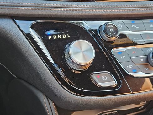 New 2026 Chrysler Pacifica Pinnacle FWD image 16