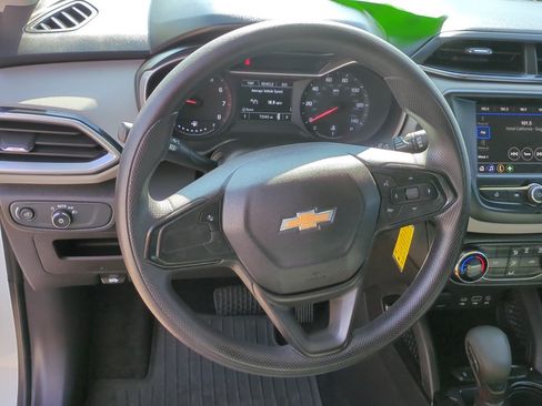 Used 2021 Chevrolet TrailBlazer LS FWD image 15
