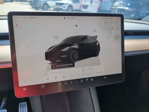 Used 2024 Tesla Model Y Performance image 11