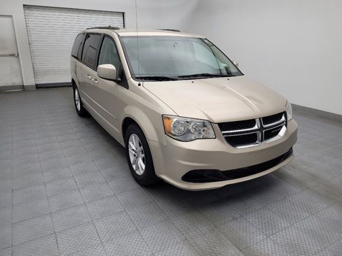 Used 2016 Dodge Grand Caravan SXT FWD image 13