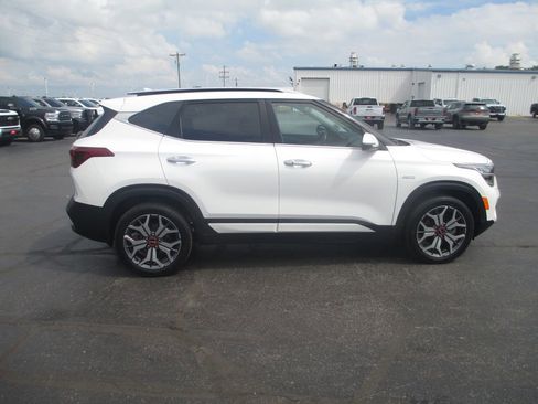 Used 2022 Kia Seltos SX w/ Sunroof Package AWD/4WD image 5