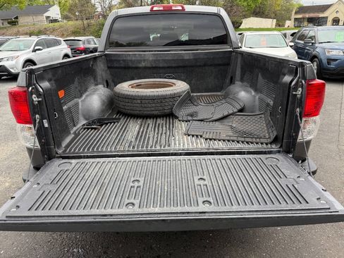 Used 2011 Toyota Tundra 4x4 CrewMax w/ SR5 Pkg image 23