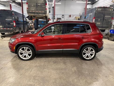 Used 2013 Volkswagen Tiguan SEL image 32