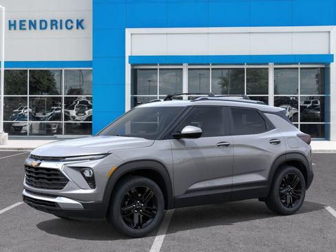 New 2026 Chevrolet TrailBlazer LT w/ Midnight Edition FWD image 3