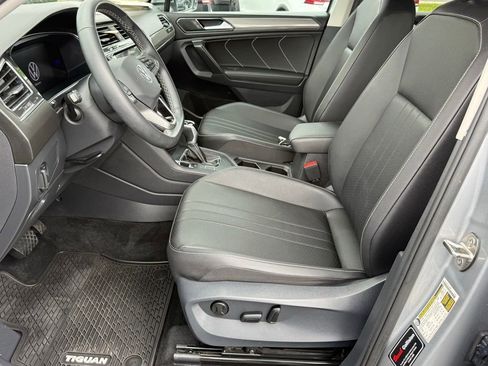Used 2023 Volkswagen Tiguan SE FWD image 13