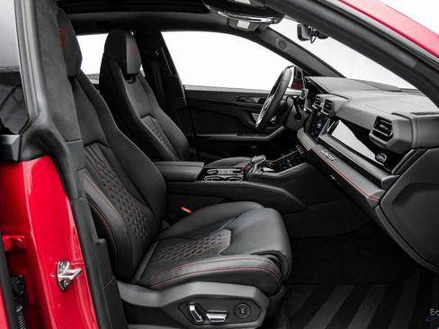 Used 2025 Lamborghini Urus SE AWD/4WD image 55