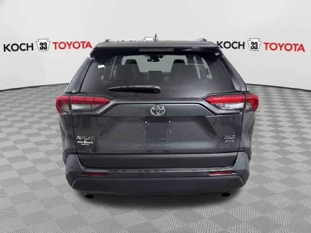 Used 2023 Toyota RAV4 XLE Premium AWD/4WD image 7