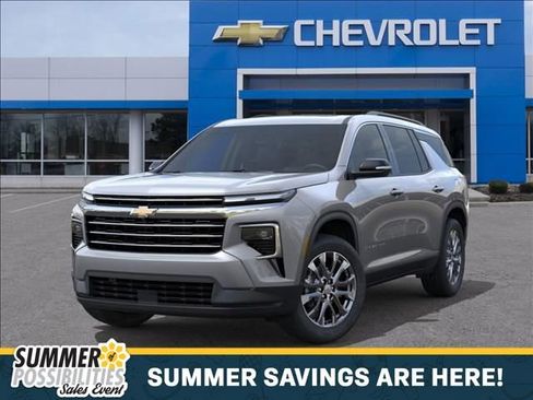 New 2026 Chevrolet Traverse LT w/ Sun and Wheel Package AWD/4WD image 6