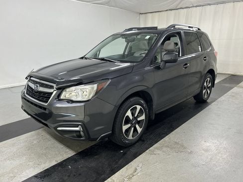 Used 2017 Subaru Forester 2.5i Premium AWD/4WD image 5