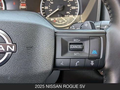 Used 2025 Nissan Rogue SV FWD image 18
