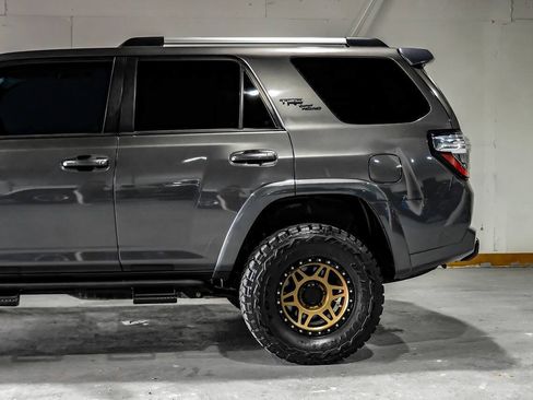 Used 2018 Toyota 4Runner TRD Off-Road Premium AWD/4WD image 14