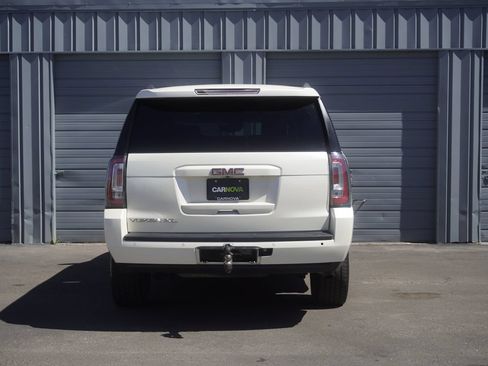 Used 2015 GMC Yukon XL SLT w/ Open Road Package AWD/4WD image 4