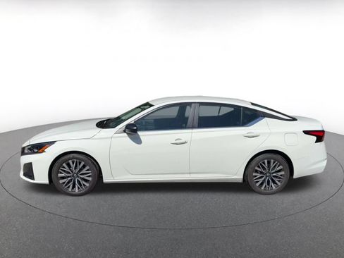 Used 2026 Nissan Altima 2.5 SV FWD image 7