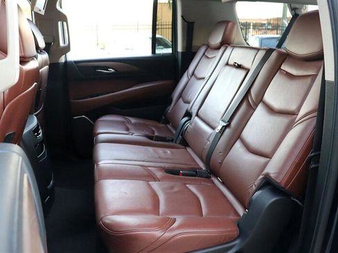 Used 2020 Cadillac Escalade ESV Premium Luxury image 16