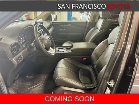 Used 2025 Honda Pilot Elite image 2
