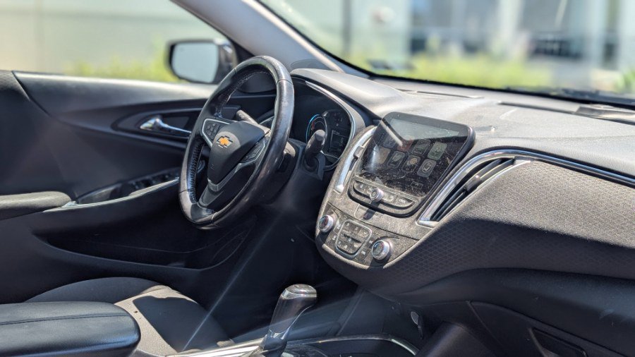 Used 2018 Chevrolet Malibu Hybrid w/ Driver Confidence Package FWD image 18