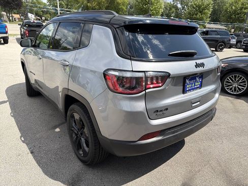 Used 2019 Jeep Compass Latitude AWD/4WD image 5