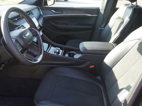 New 2026 Jeep Grand Cherokee Altitude AWD/4WD image 20
