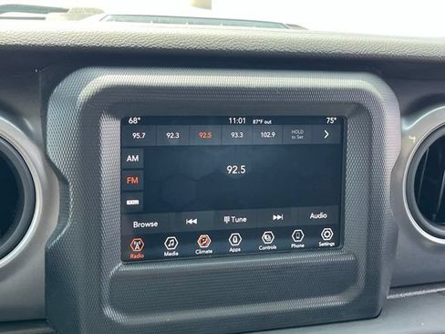 Used 2023 Jeep Wrangler Unlimited AWD/4WD image 19