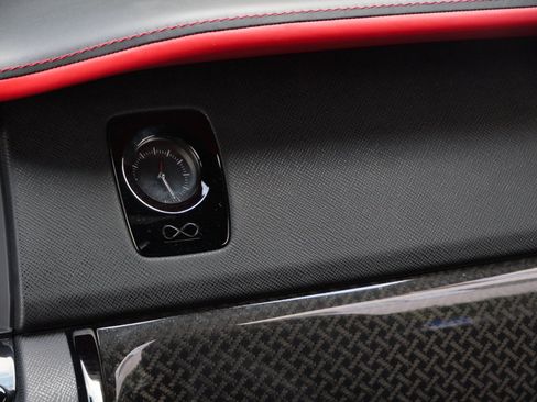 Certified 2020 Rolls-Royce Cullinan Black Badge image 14