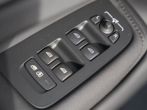 New 2026 Volvo XC60 B5 Plus w/ Protection Package Premier image 37