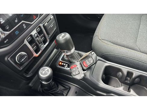 Used 2025 Jeep Wrangler Sahara w/ Safety Group image 24