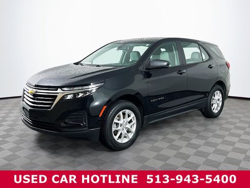 Used 2023 Chevrolet Equinox LS image 2