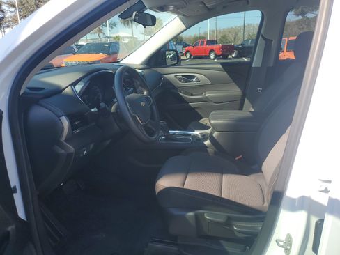 Used 2020 Chevrolet Traverse LS image 12