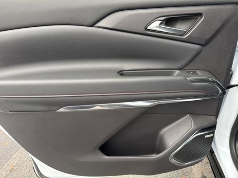 Used 2026 Chevrolet Traverse RS image 25