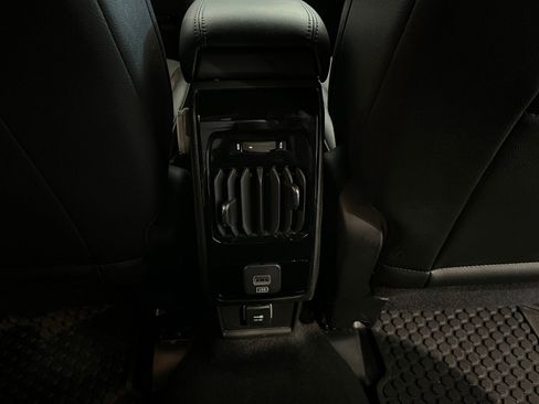 Used 2025 Jeep Compass Trailhawk image 23