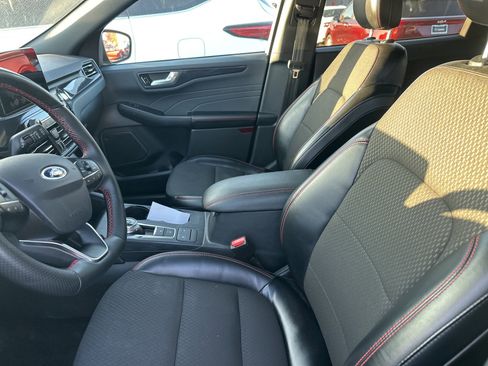 Used 2024 Ford Escape ST-Line image 7